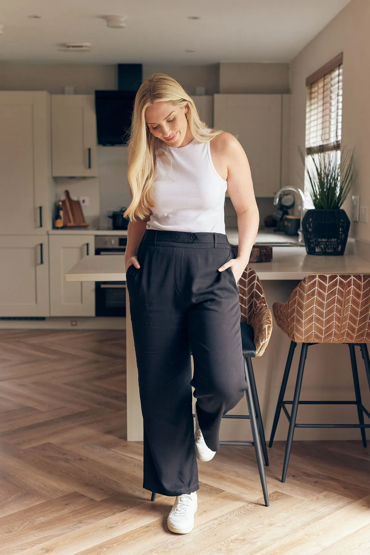 Beth - High Waisted Trouser - Black