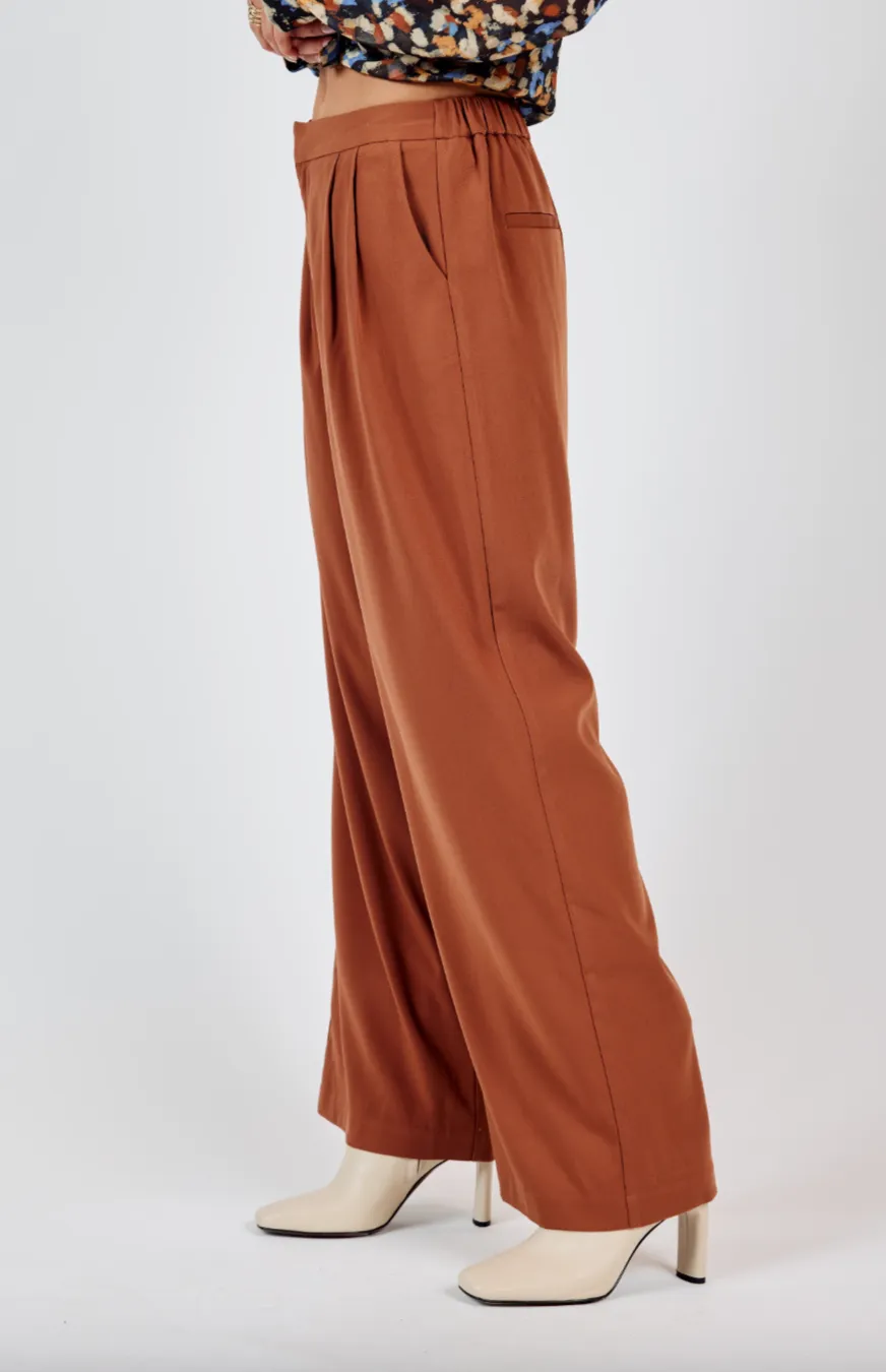 pepper front pleated pants